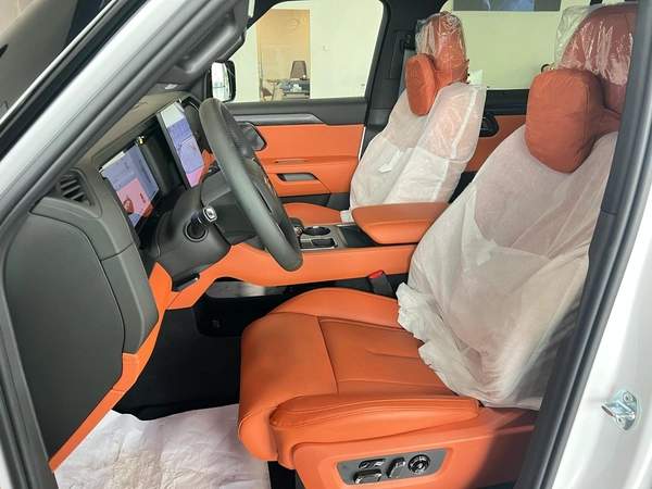 ROX 01 VIP Luxury 6-Seater 2024