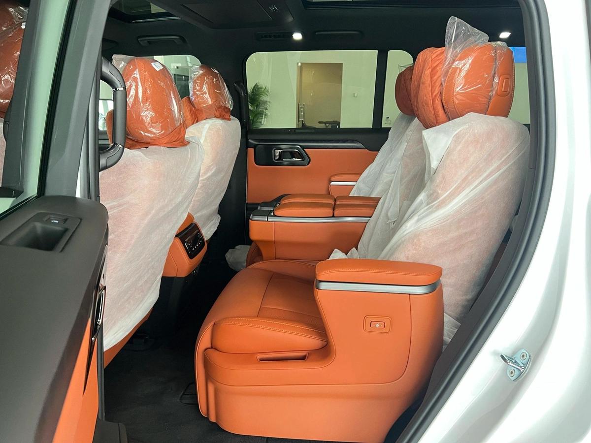 ROX 01 VIP Luxury 6-Seater 2024-5-5