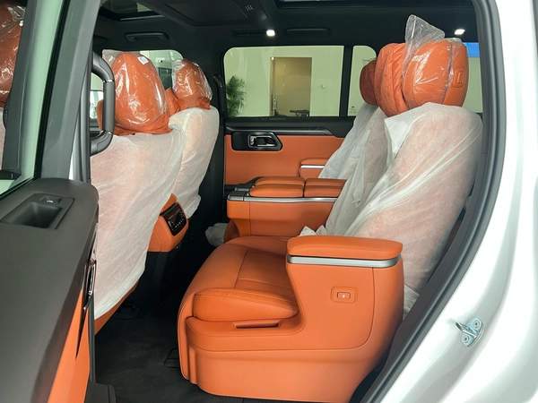 ROX 01 VIP Luxury 6-Seater 2024