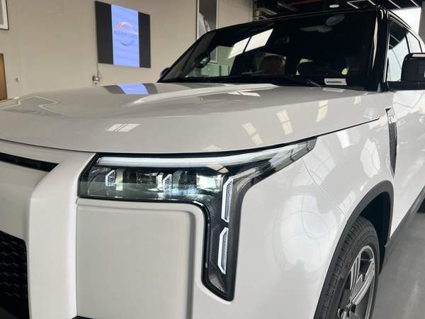 ROX 01 VIP Luxury 6-Seater 2024