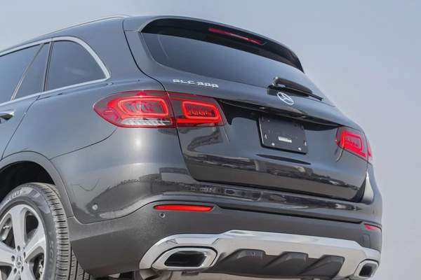 MERCEDES-GLC300 2021