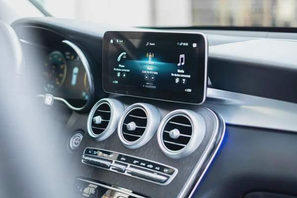 MERCEDES-GLC300 2021