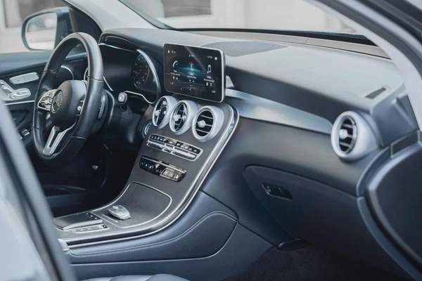 MERCEDES-GLC300 2021