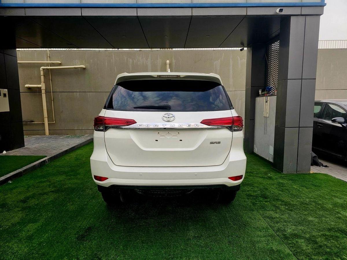Toyota Fortuner EXR / V4 2.7L/ NEW SHAPE/ LEATHER/ LOW MILEAGE-4-4