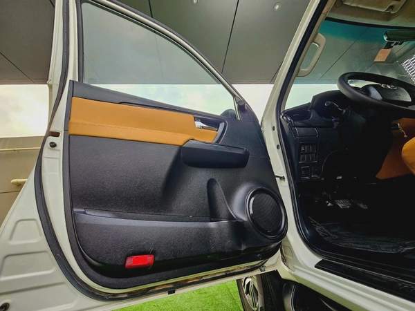 Toyota Fortuner EXR / V4 2.7L/ NEW SHAPE/ LEATHER/ LOW MILEAGE