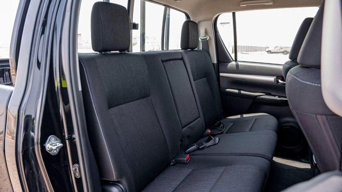 Toyota Hilux Toytoa hilux 2.4L SR5 full optin export only-14-14