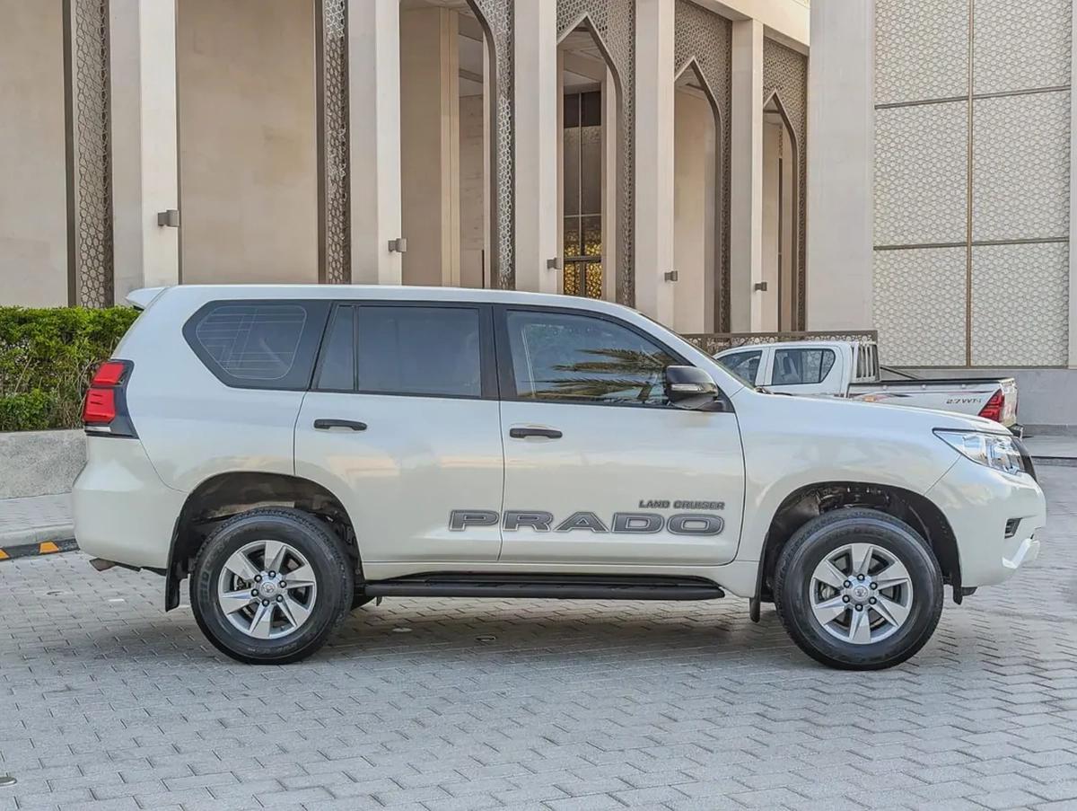 TOYOTA PRADO 2023 V4 2.7L ORIGINAL PAINT ACCIDENT FREE IN EXCELLENT CONDITION-13-13