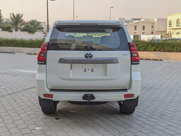 TOYOTA PRADO 2023 V4 2.7L ORIGINAL PAINT ACCIDENT FREE IN EXCELLENT CONDITION