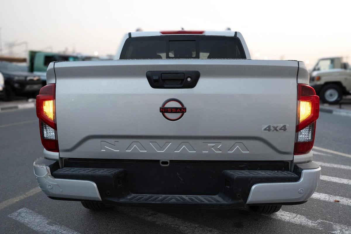 NISSAN NAVARA 2.5 DIESEL PRO4X 4X4 AT 2025-5-5