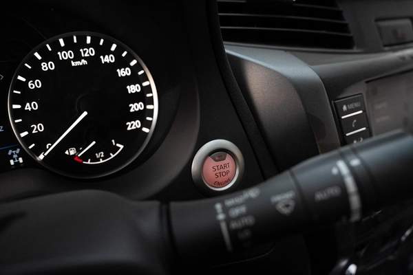 NISSAN NAVARA 2.5 DIESEL PRO4X 4X4 AT 2025