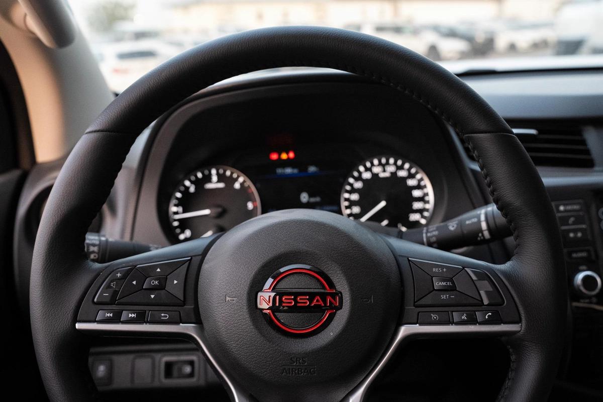 NISSAN NAVARA 2.5 DIESEL PRO4X 4X4 AT 2025-3-3