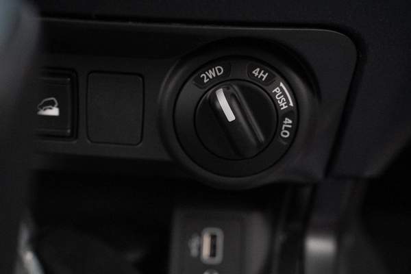 NISSAN NAVARA 2.5 DIESEL PRO4X 4X4 AT 2025