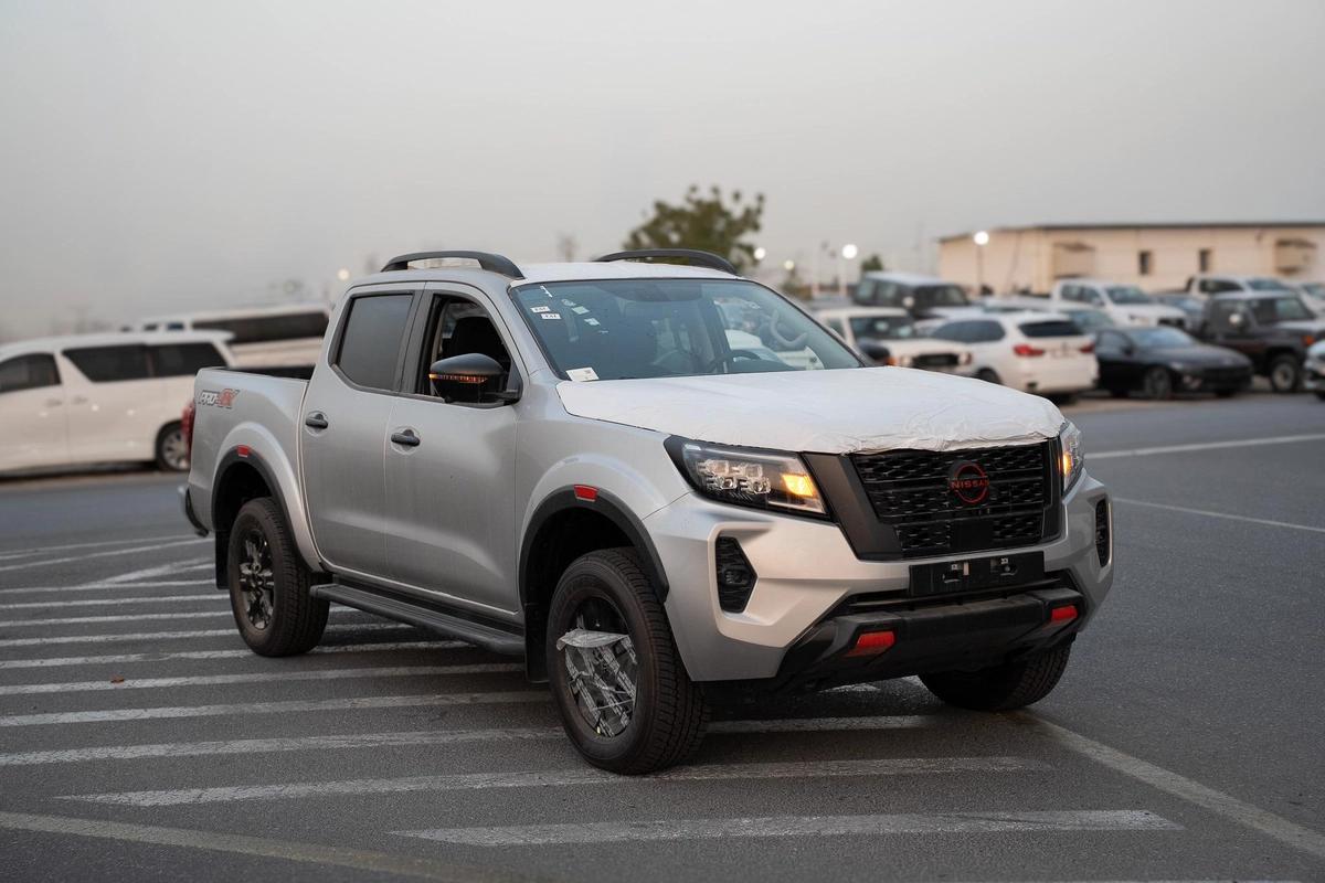 NISSAN NAVARA 2.5 DIESEL PRO4X 4X4 AT 2025-8-8