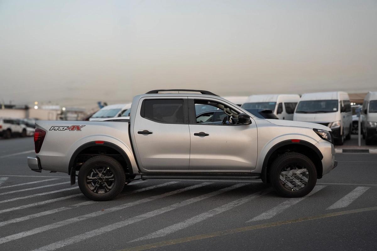 NISSAN NAVARA 2.5 DIESEL PRO4X 4X4 AT 2025-10-10
