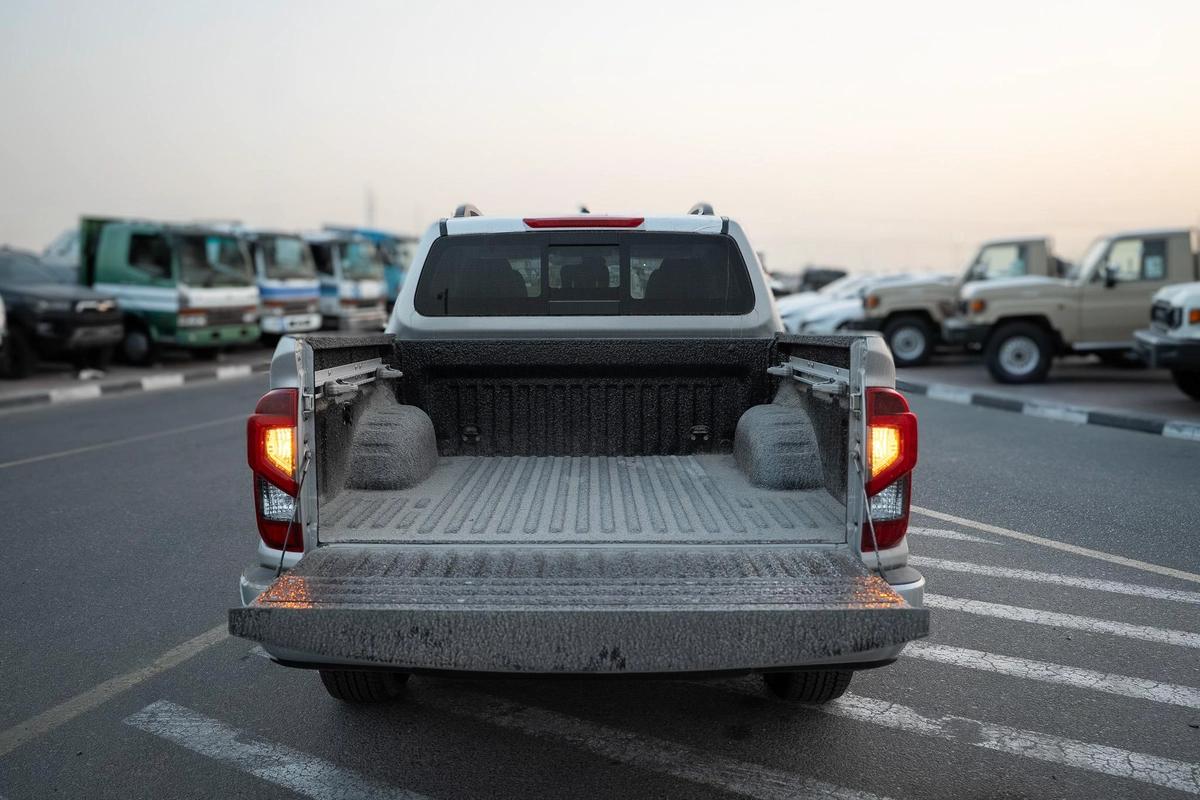 NISSAN NAVARA 2.5 DIESEL PRO4X 4X4 AT 2025-22-22