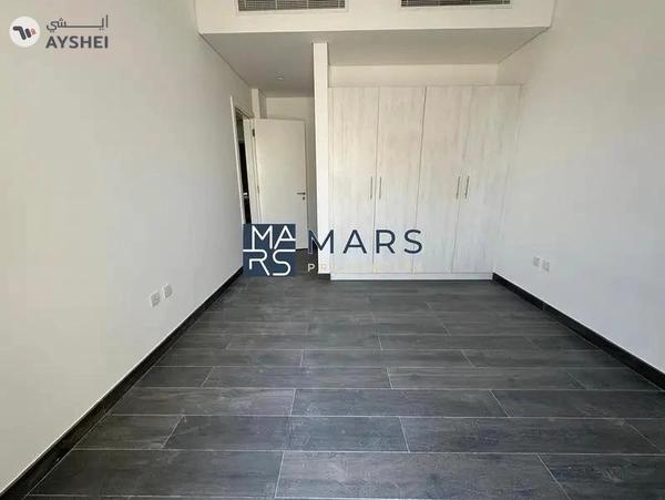 Corner Unit Fully Upgraged In Excellent Community