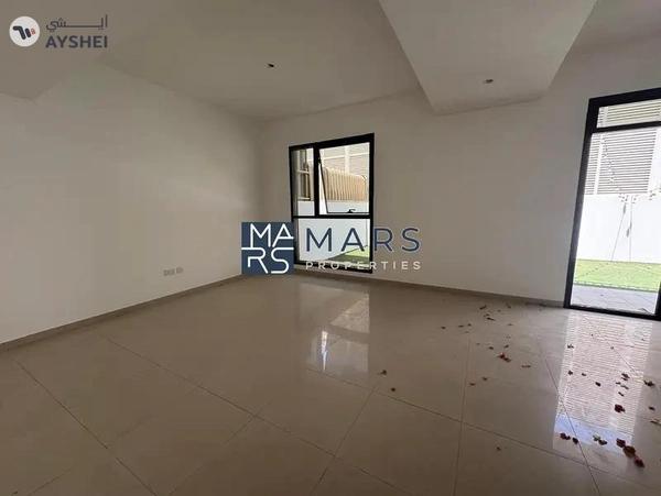 Corner Unit Fully Upgraged In Excellent Community