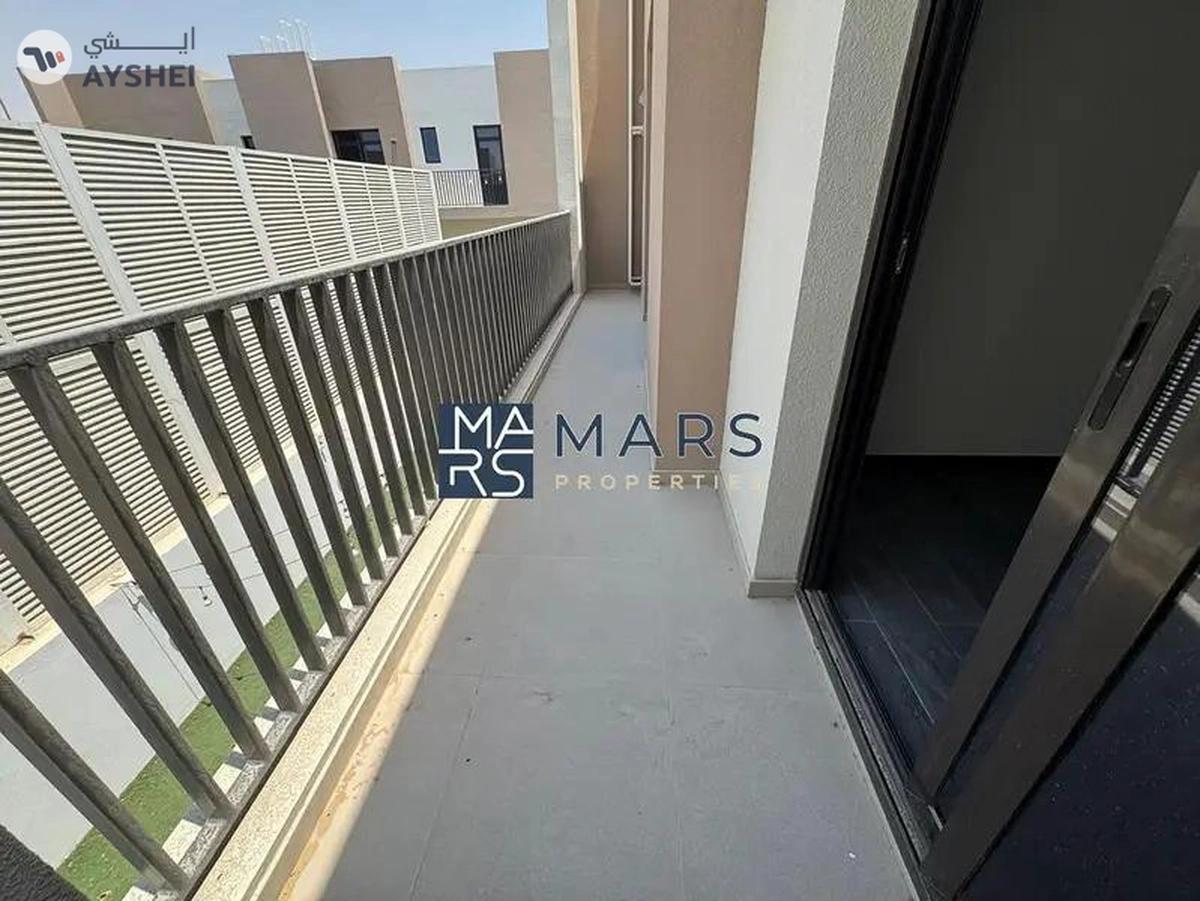 Corner Unit Fully Upgraged In Excellent Community-4-4