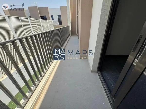 Corner Unit Fully Upgraged In Excellent Community