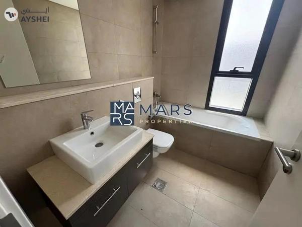 Corner Unit Fully Upgraged In Excellent Community