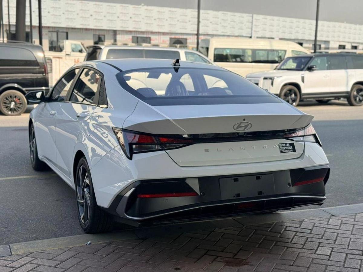 Hyundai Elantra-16-16