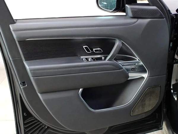 2024 - Range Rover Vouge P550e Hybird