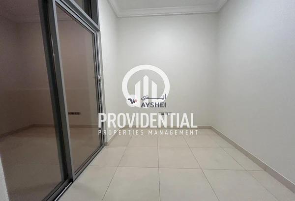 Sheikha Salama Tower Abu Dhabi, Al Khalidiya, Khalidiya Street