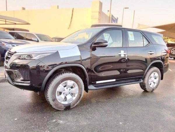 Toyota Fortuner 2.4L Diesel AT MY2025