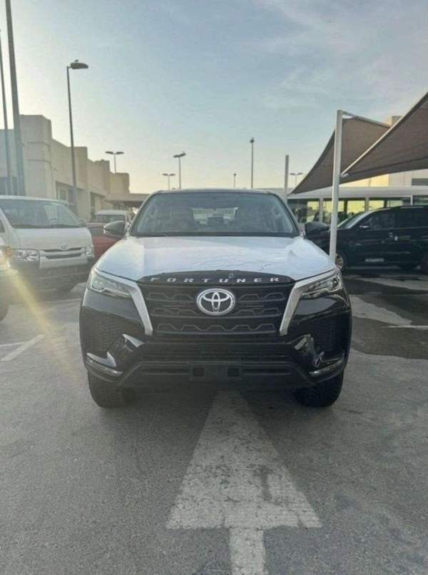 Toyota Fortuner 2.4L Diesel AT MY2025