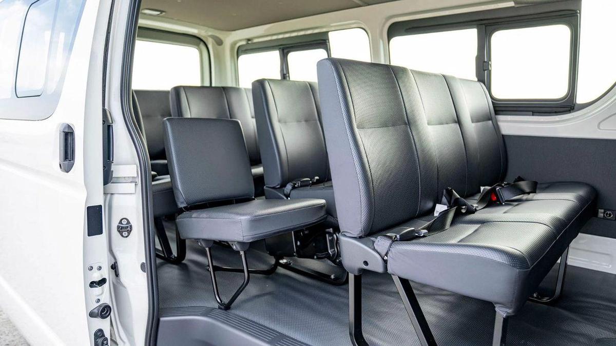 Toyota Hiace MID ROOF 2.7 2025-14-14