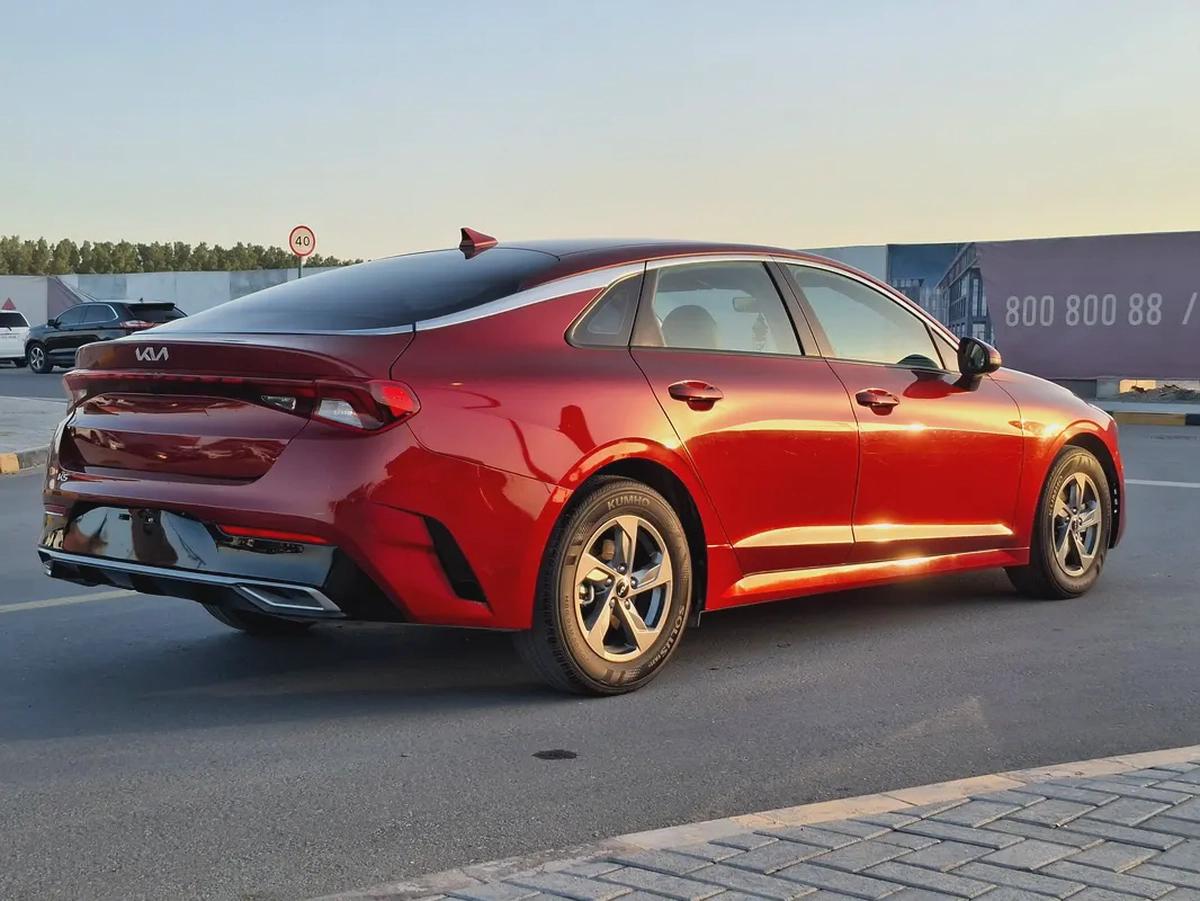 كيا K5 2024 وارد بحالة ممتازة-3-3