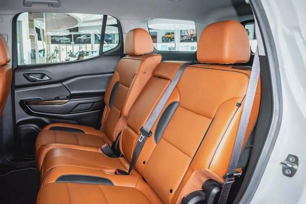 DEALER WARRANTY 1 YR / 20,000 KM | GCC | 3.6 L | AED 1650 PM