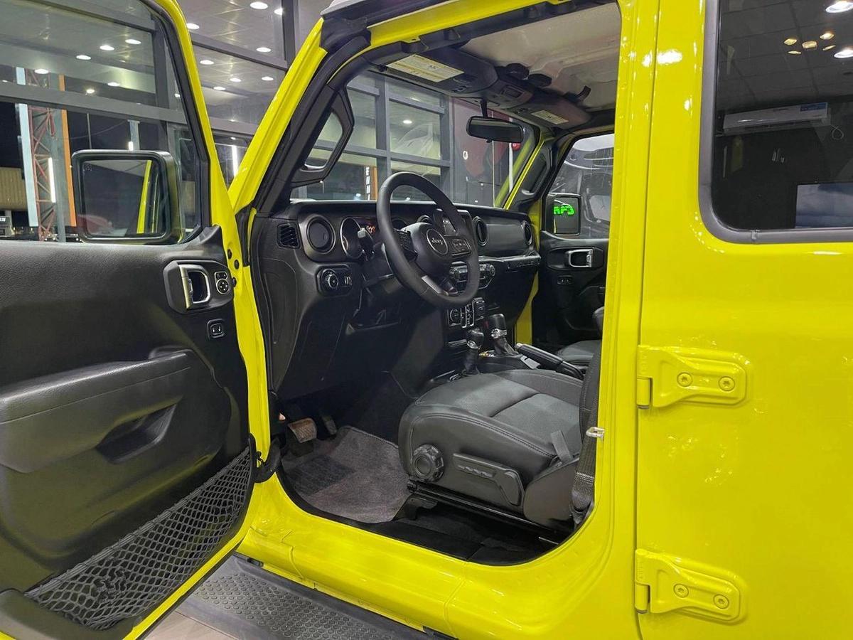 Jeep Wrangler Sport S 3.6L A/T-9-9