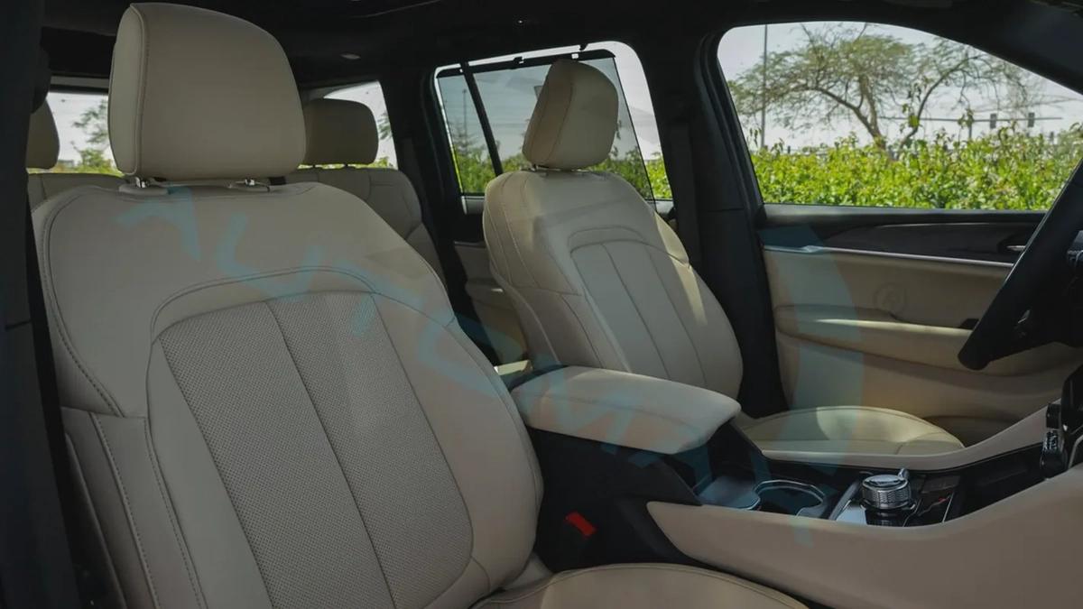 2025 JEEP GRAND CHEROKEE LIMITED PLUS LUXURY 4X4 GCC With 3Yrs or 60K Km Warranty At Official Dealer-12-12