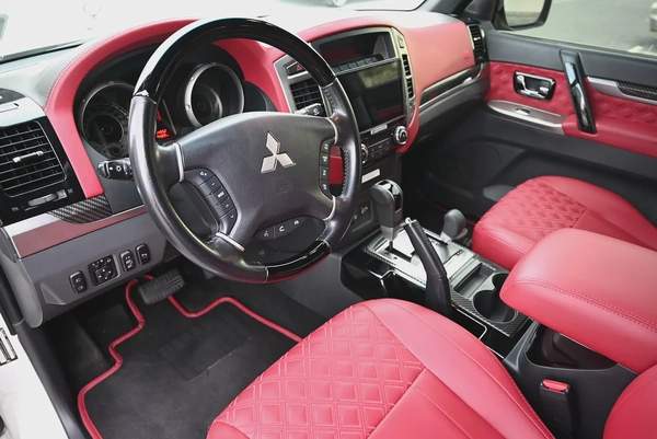 0% DP - SIGNATURE EDITION - MITSUBISHI PAJERO GLS 2020 - ACCIDENT FREE - GCC