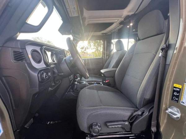 Jeep Wrangler Unlimited Sport S 2.0L A/T