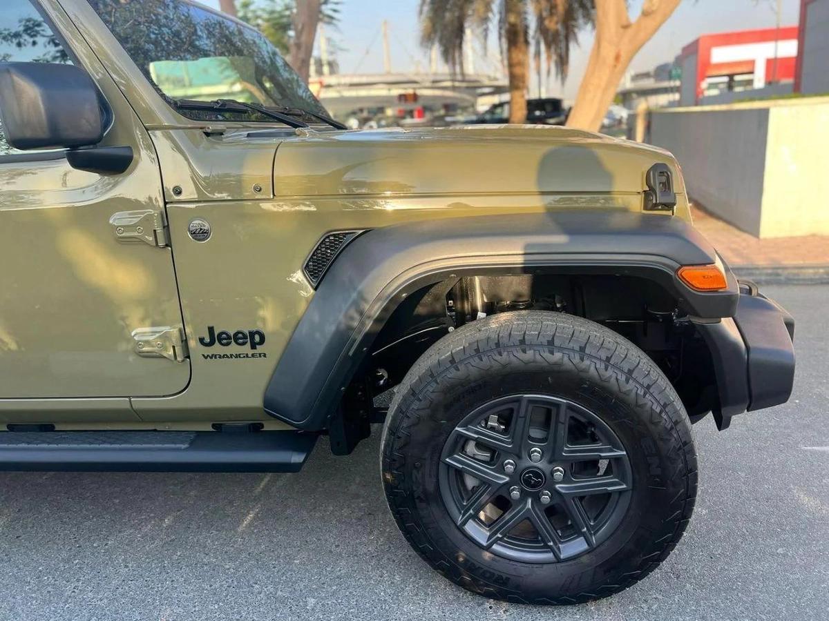 Jeep Wrangler Unlimited Sport S 2.0L A/T-9-9