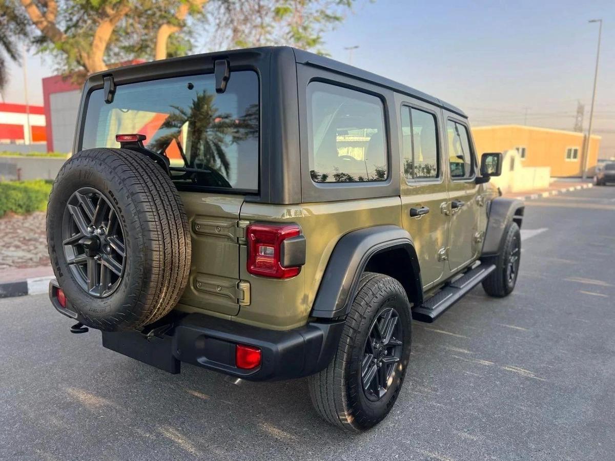 Jeep Wrangler Unlimited Sport S 2.0L A/T-8-8