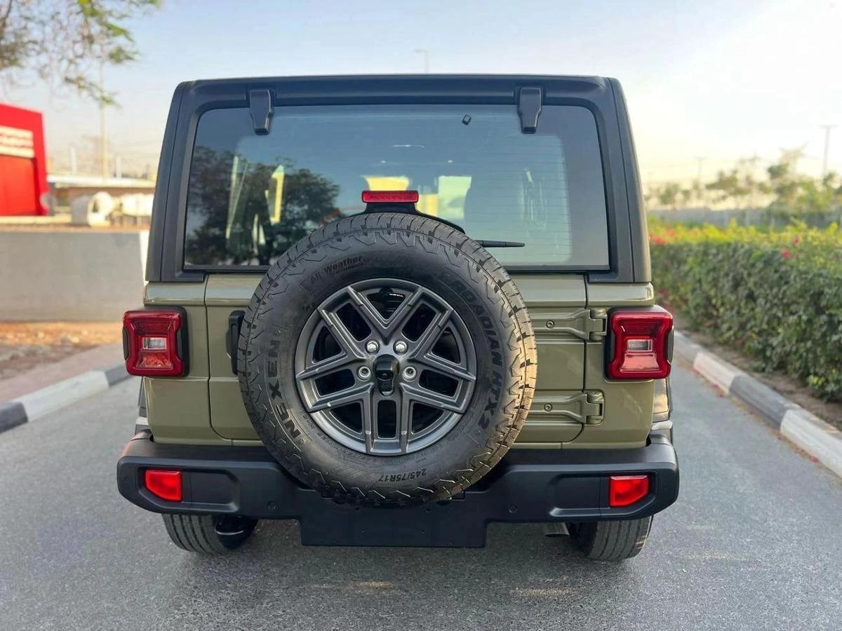 Jeep Wrangler Unlimited Sport S 2.0L A/T-4-4