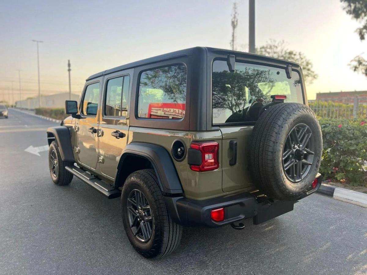 Jeep Wrangler Unlimited Sport S 2.0L A/T-3-3
