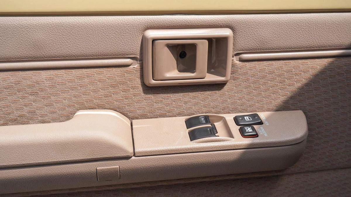 Toyota Land Cruiser Pick Up 4.0L V6 Oman Specs-10-10