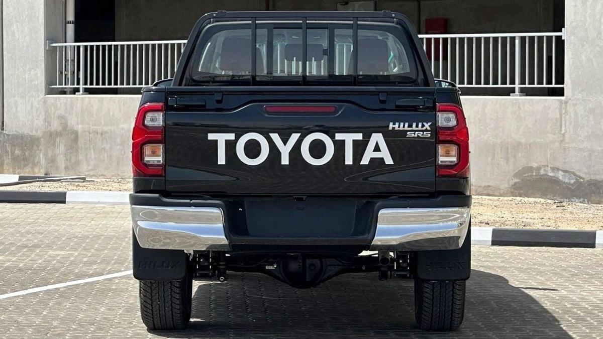 Toyota Hilux Toyota hilux 2.7L petrol AT MY25 SR5-4-4
