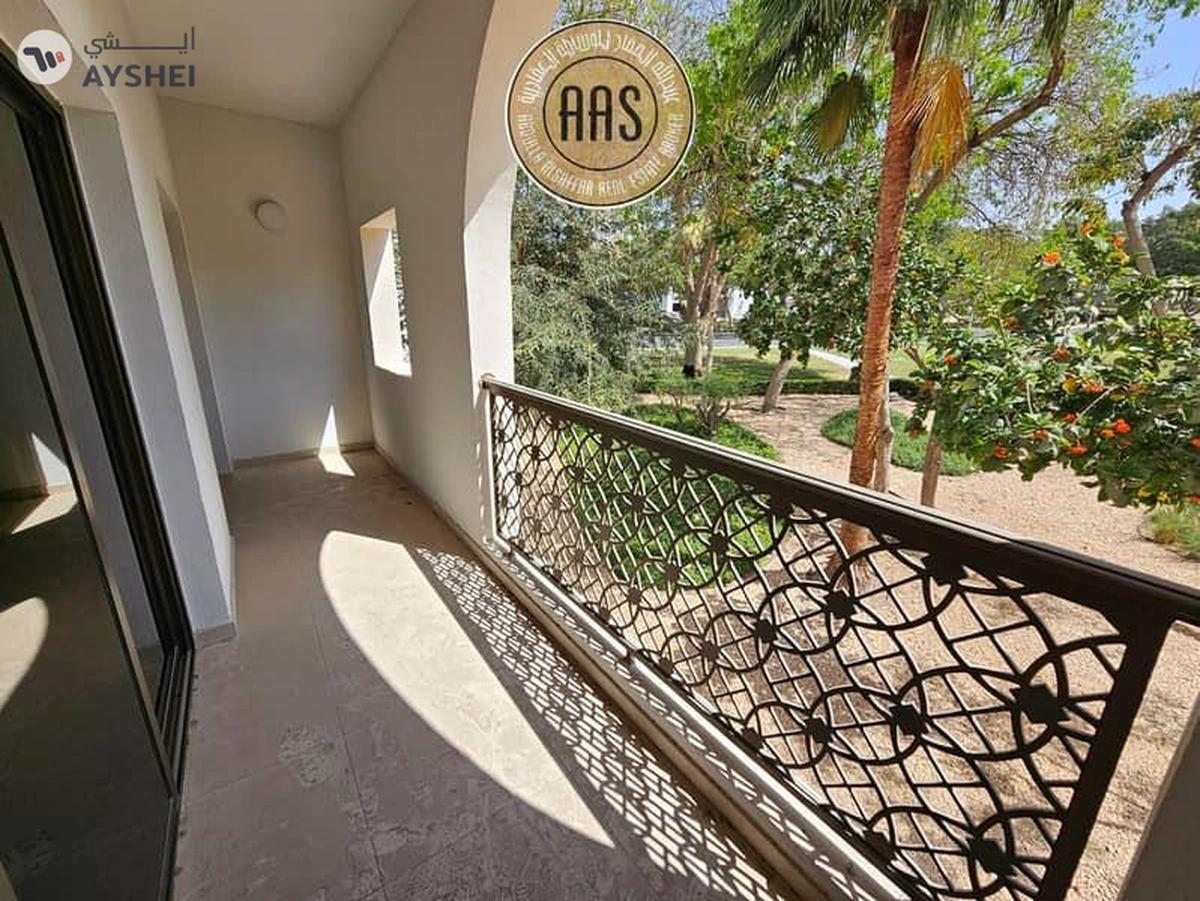 One Month Free Luxury living Concepts Family community-19-19