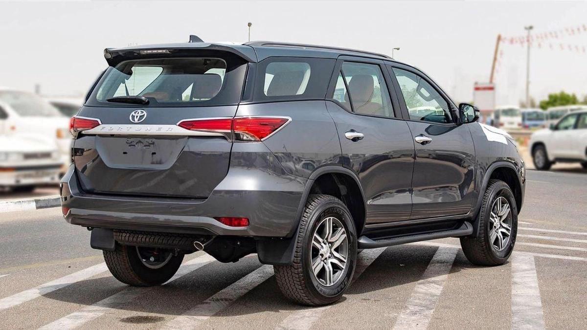 Toyota Fortuner-7-7