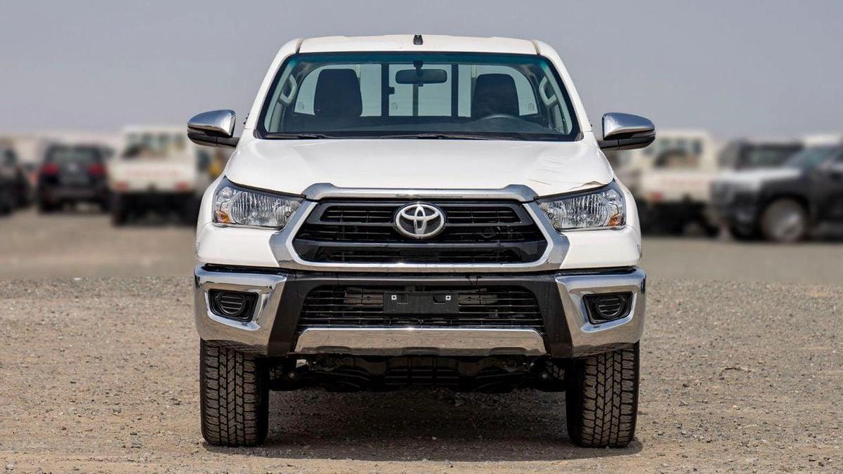 Toyota Hilux AT 2.7 MID OPTION-1-1