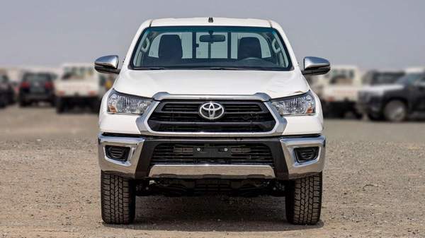 Toyota Hilux AT 2.7 MID OPTION