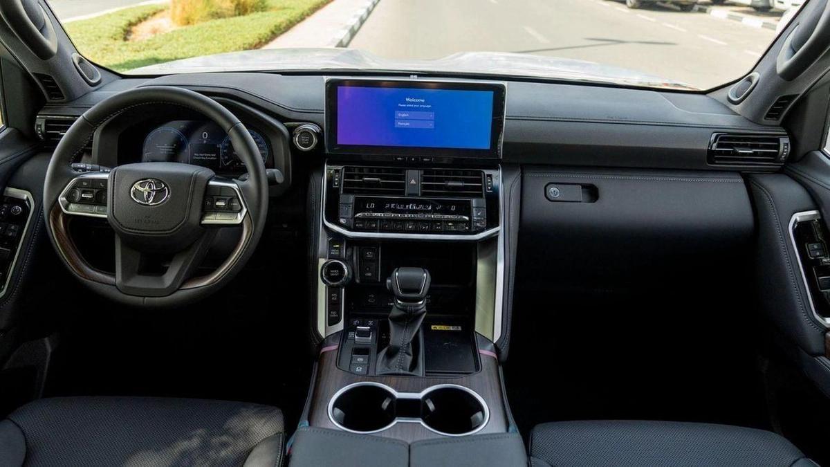 Toyota Land Cruiser VX 3.5L-12-12