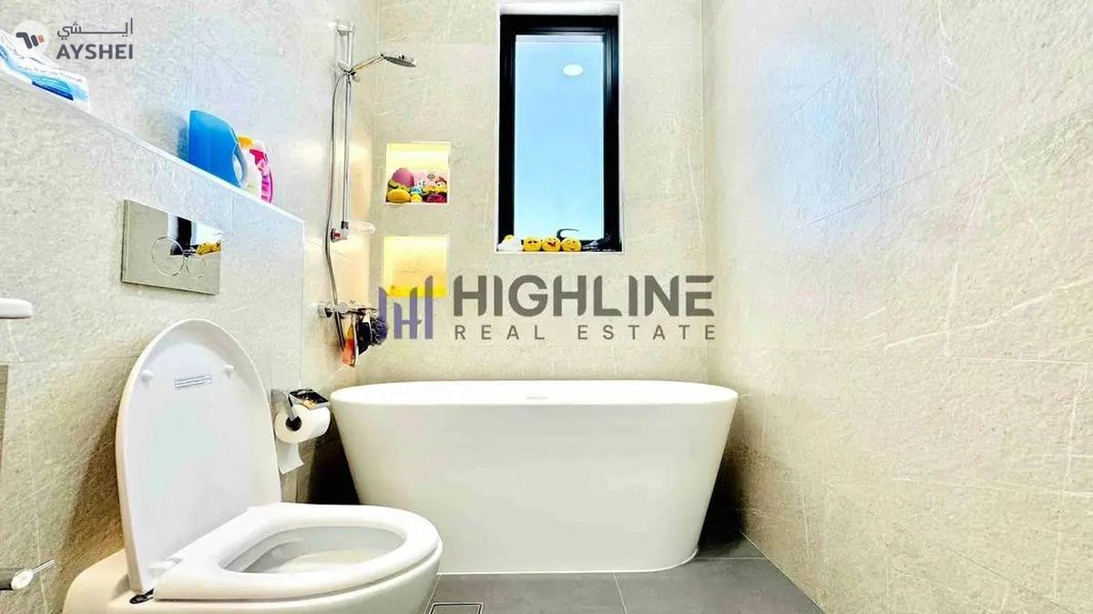 Contemporary Corner Villa Retreat with Swimming Pool-13-13