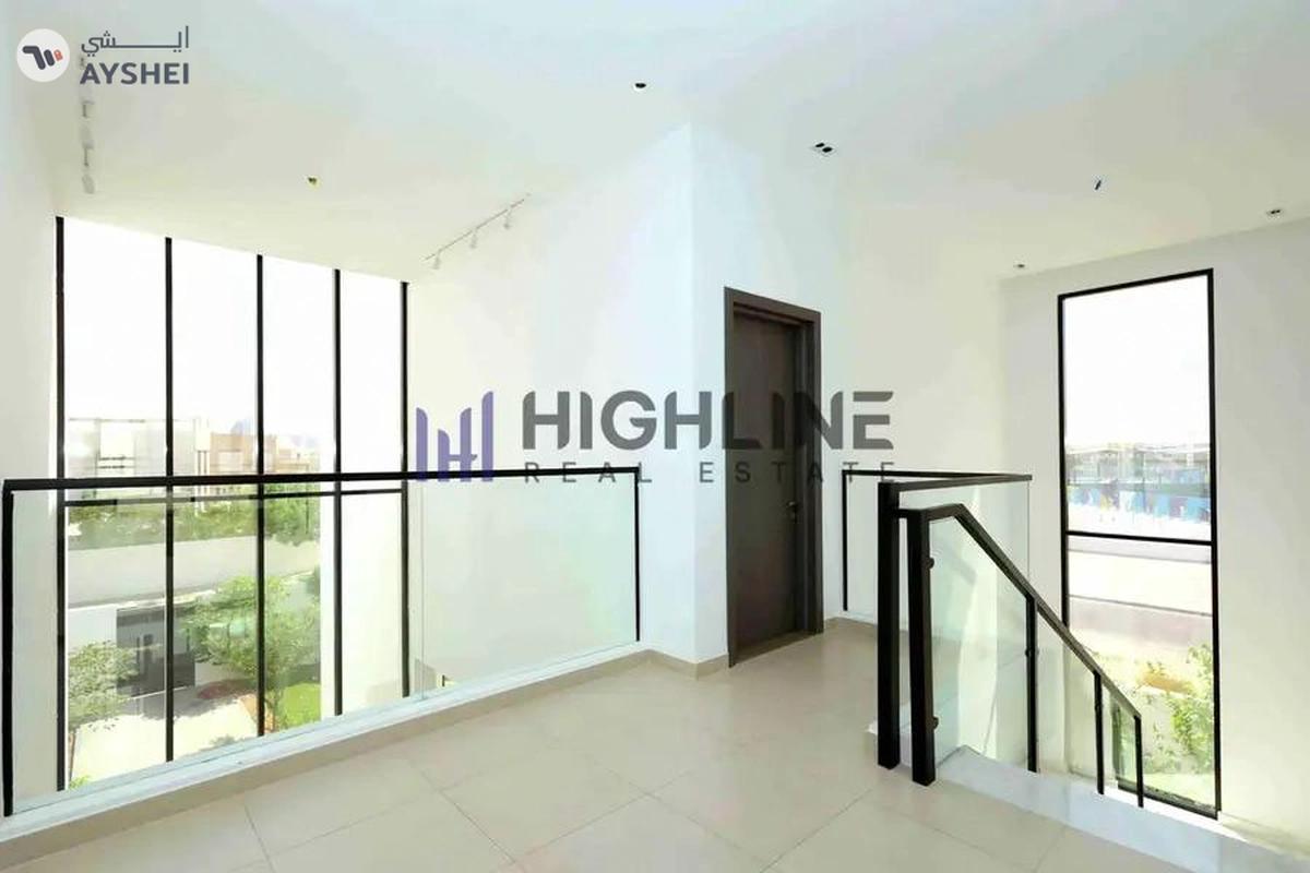 Contemporary Corner Villa Retreat with Swimming Pool-18-18