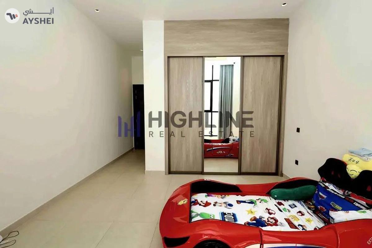 Contemporary Corner Villa Retreat with Swimming Pool-20-20